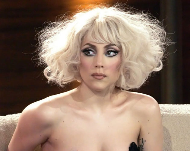 Lady Gaga recibe un vibrador en directo