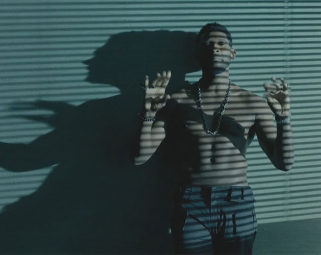 Usher enseña cuerpo en el vídeo de 'Lemme See'