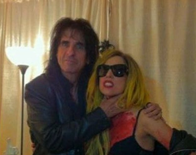 Lady Gaga adora el cover de 'Born This Way' de... Alice Cooper