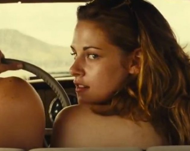 Kristen Stewart se desnuda y masturba a dos hombres en un coche en su nueva peli ''On The Road'