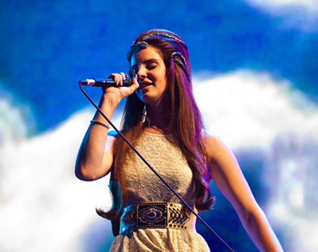Lana del Rey cautiva en su primer concierto en Barcelona