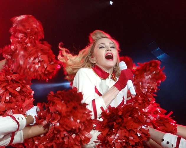 Madonna arrasa en su primera noche en Barcelona