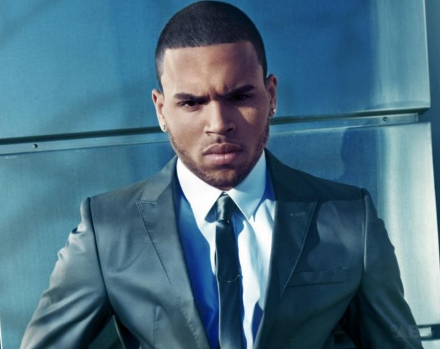 Chris Brown, al 1 de Billboard sin mucha celebración