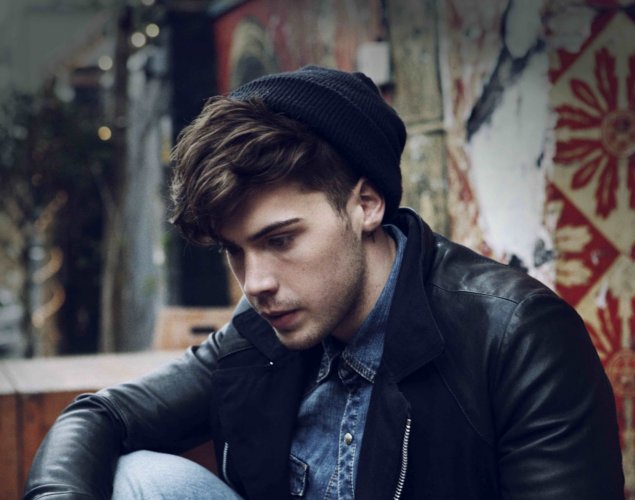 El disco completo de Aiden Grimshaw en streaming