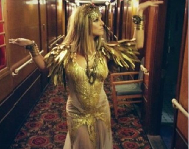 Britney Spears se disfraza de Cleopatra para anunciar su nuevo perfume