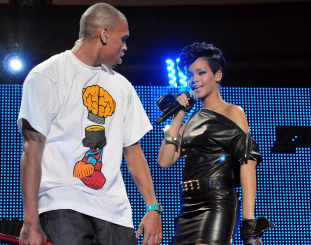 Rihanna y Chris Brown quieren presentar un premio juntos en los VMA