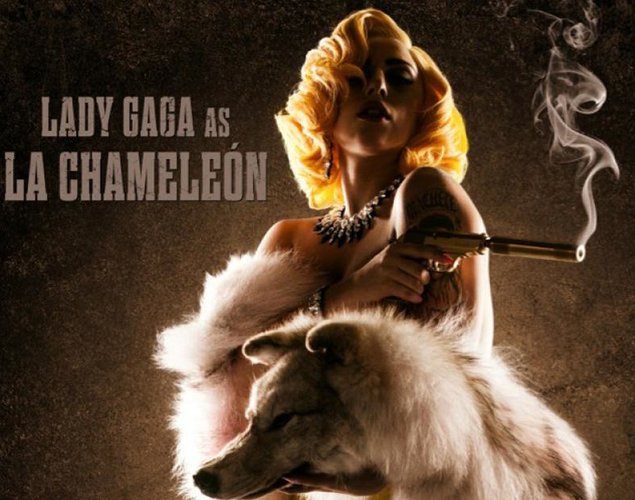 Lady Gaga presume de llevar piel de animal y PETA se enfada