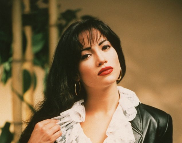 Jennifer Lopez versiona a Selena en Dallas