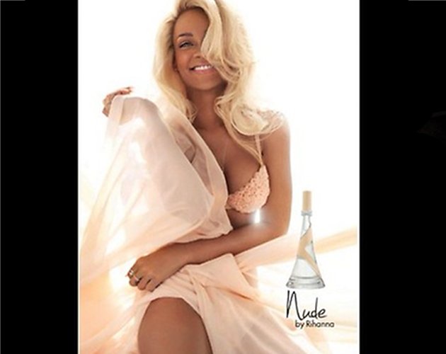 Rihanna se disfraza de Rita Ora para la promo de su perfume 'Nude'