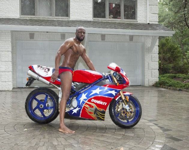 Wyclef Jean aterroriza al mundo con una foto semidesnudo