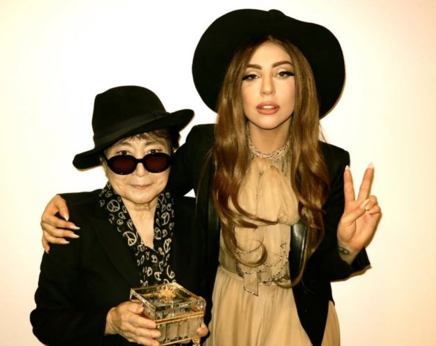 Yoko Ono premia a Lady Gaga por sus luchas sociales