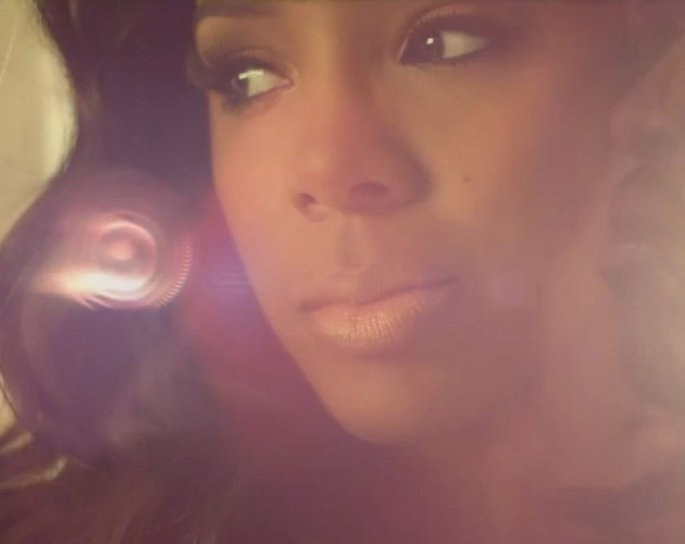 Kelly Rowland sale en 2 nuevos videoclips, 'Mama Told Me' y 'Neva End (Remix)'