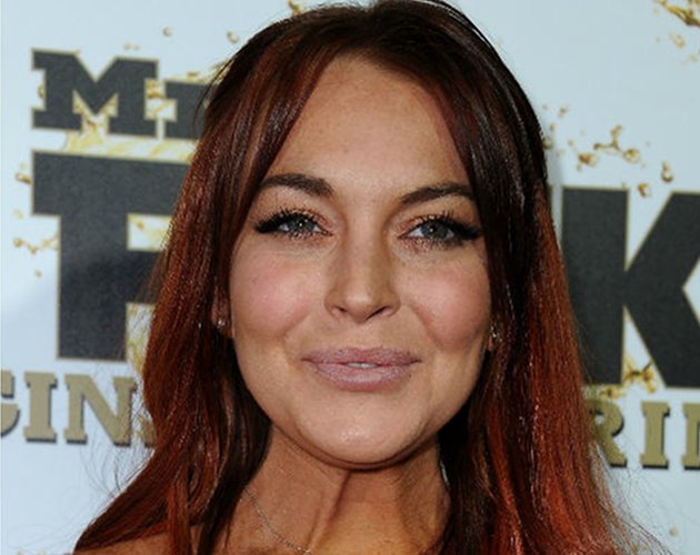 Un bar de striptease propone a Lindsay Lohan chatear por dinero
