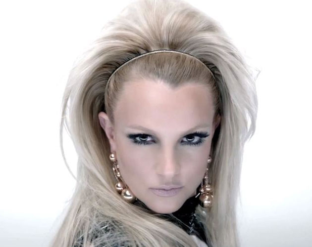 Britney y Will.I.Am se mantienen en el número 1 en UK
