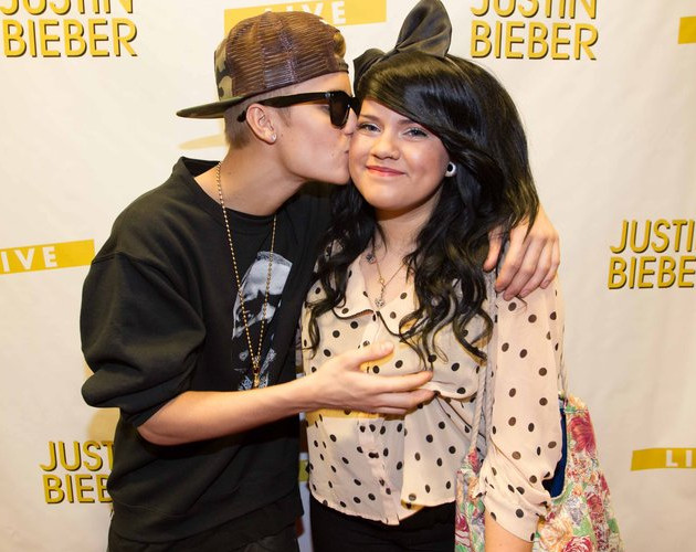 Justin Bieber agarra la teta de una fan en un meet & greet
