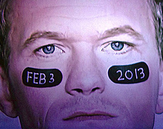 Acusan a Neil Patrick Harris de esconder un mensaje gay anticristiano en una promo de la Super Bowl