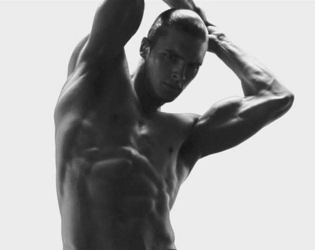Matthew Terry, espectacular en el anuncio de Calvin Klein en la Super Bowl 2013