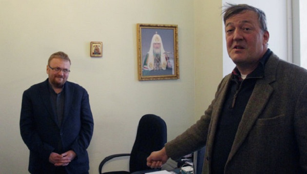 Stephen Fry lucha por los derechos de los gays en Rusia