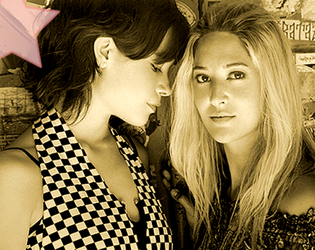 EBS se separan liándola parda en Facebook