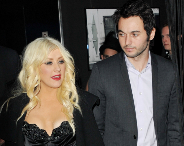 Christina Aguilera planea dejar a su novio por alguien más famoso