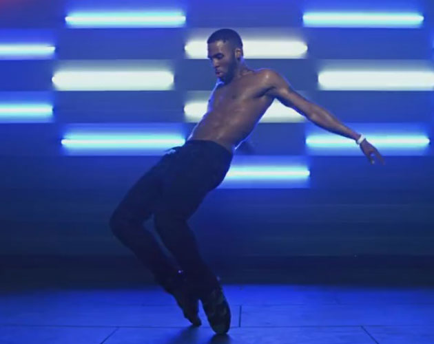 Jason Derulo luce torso en el vídeo de 'The Other Side'