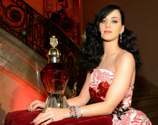 Katy Perry anuncia nuevo perfume 'Killer Queen'