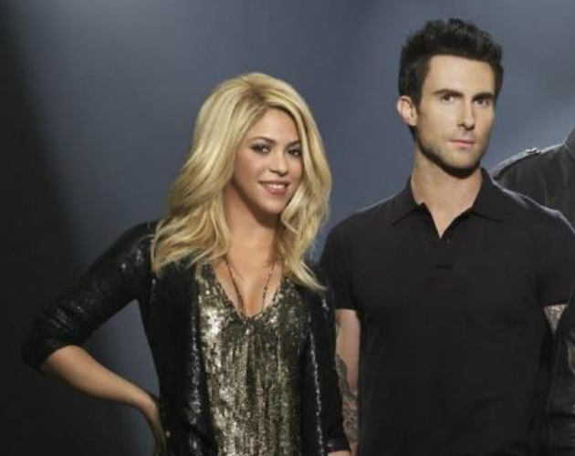 Adam Levine invita a Shakira a su casa para practicar Yoga