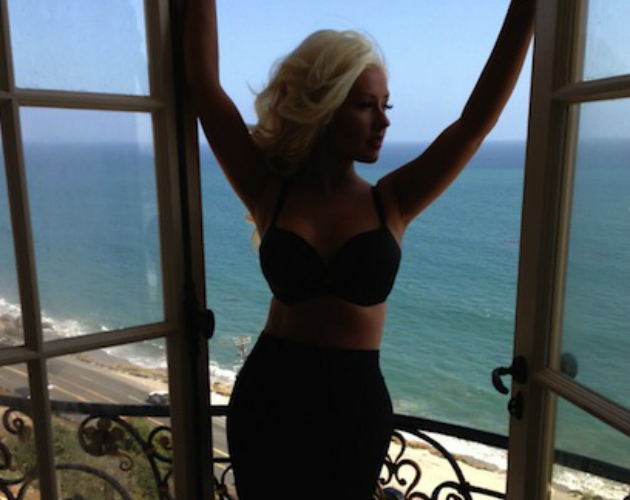 Christina Aguilera comparte una foto del rodaje de 'Hoy tengo ganas de ti'