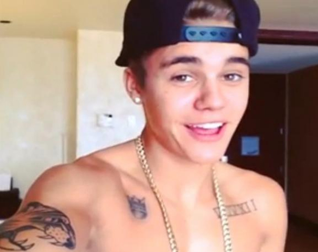 Justin Bieber sin camiseta en su primer vídeo en Instagram
