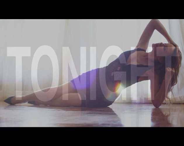 Kylie sube varias fotos nuevas como teaser de 'Skirt'