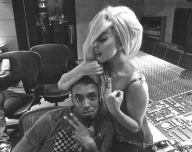 Lady Gaga vuelve a Internet y lo hace con una foto en el estudio