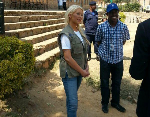 Christina Aguilera llega a Ruanda casi sin avisar