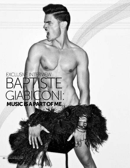 El modelo Baptiste Giabiconi desnudo