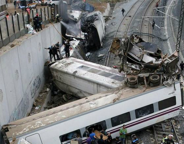 Los famosos muestran su apoyo por el descarrilamiento del tren Alvia en Santiago