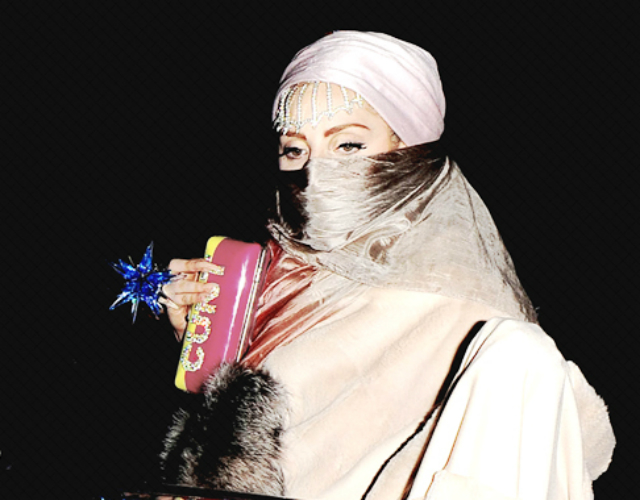 Escucha el estribillo de 'Burqa' de Lady Gaga
