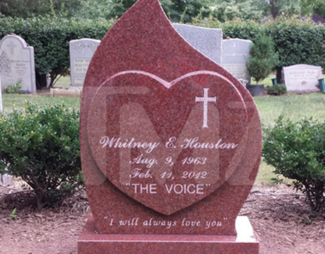 La tumba de Whitney Houston ya tiene inscripción 'I Will Always Love You'