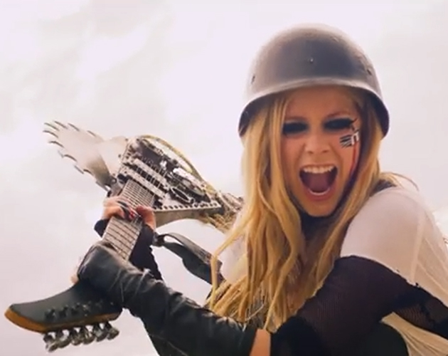 Avril Lavigne muestra un teaser del vídeo de 'Rock N Roll'