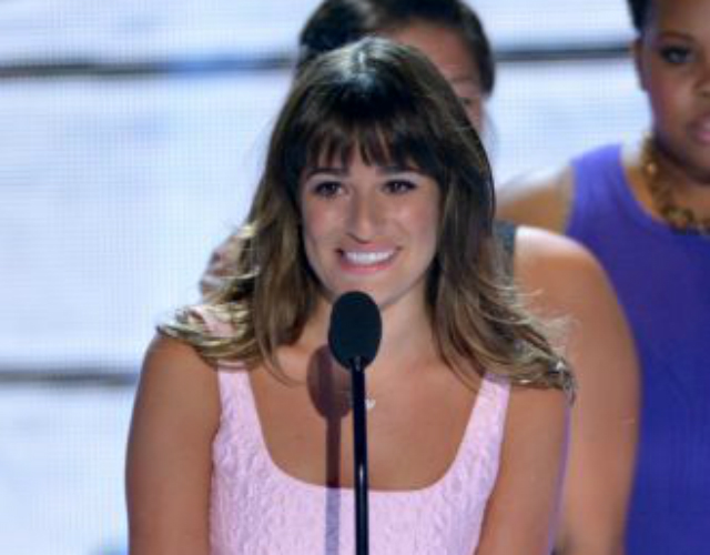 Lea Michele dedica su 'Teen Choice Award' a Cory Monteith en una emotiva aparición