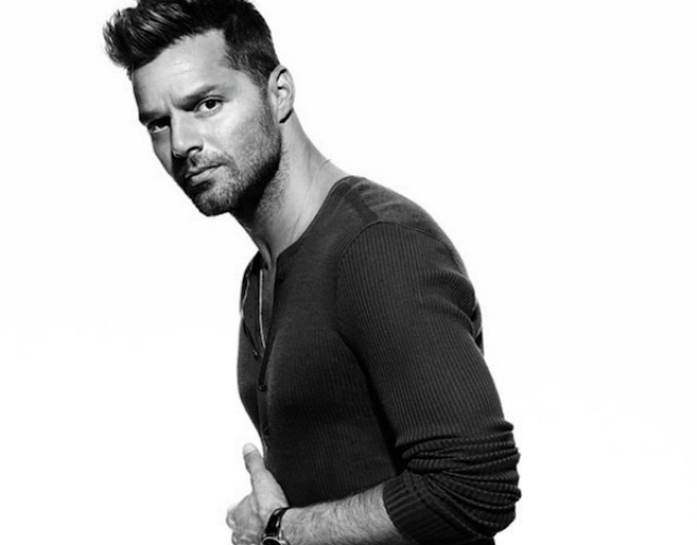 Ricky Martin reconoce haber acosado a gays antes de salir del armario