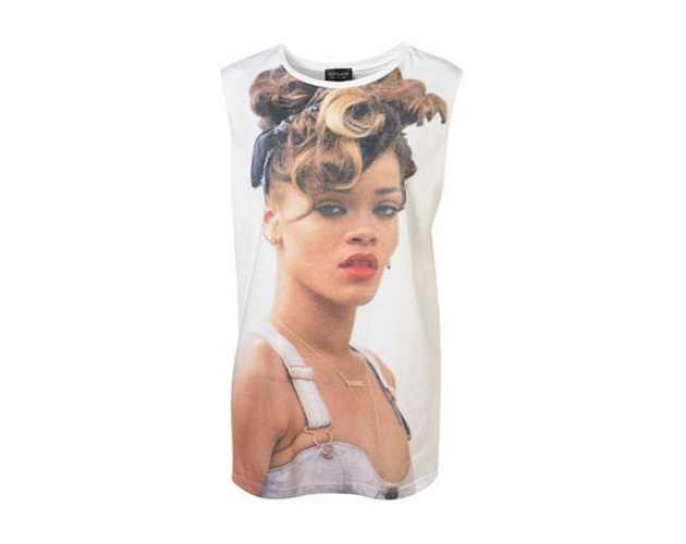 Rihanna gana el juicio a Topshop por usar su imagen en una camiseta