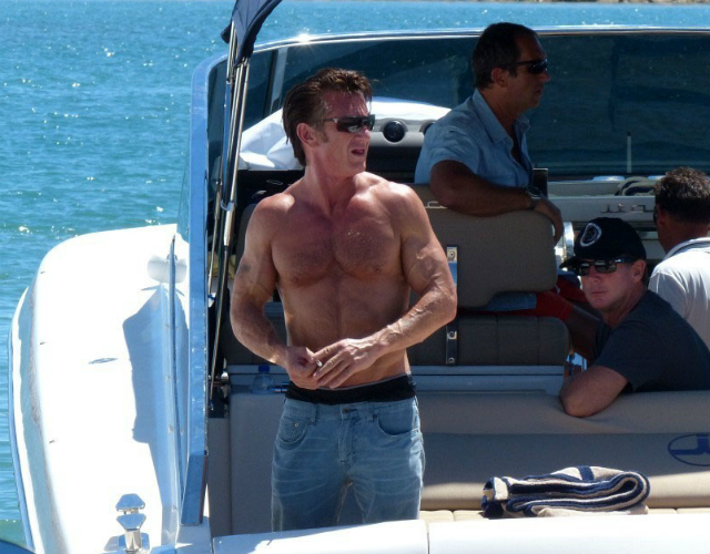 Sean Penn sigue presumiendo de cuerpo atlético