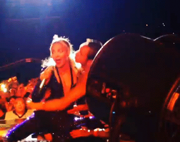 Beyoncé atacada por un fan en directo