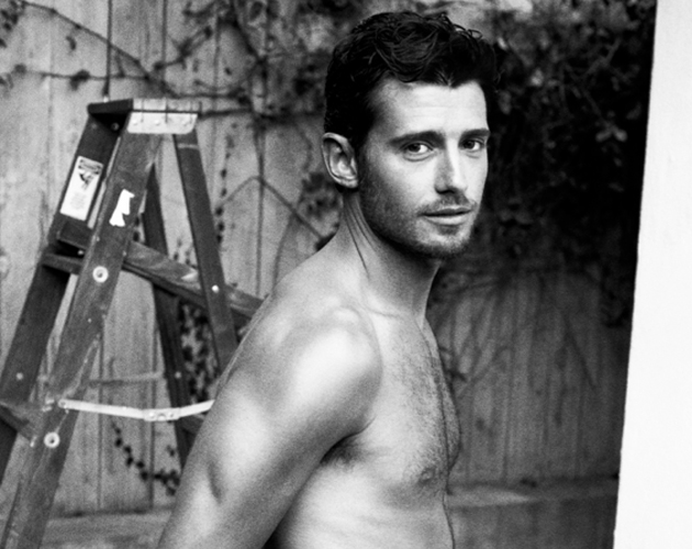 Julian Morris desnudo