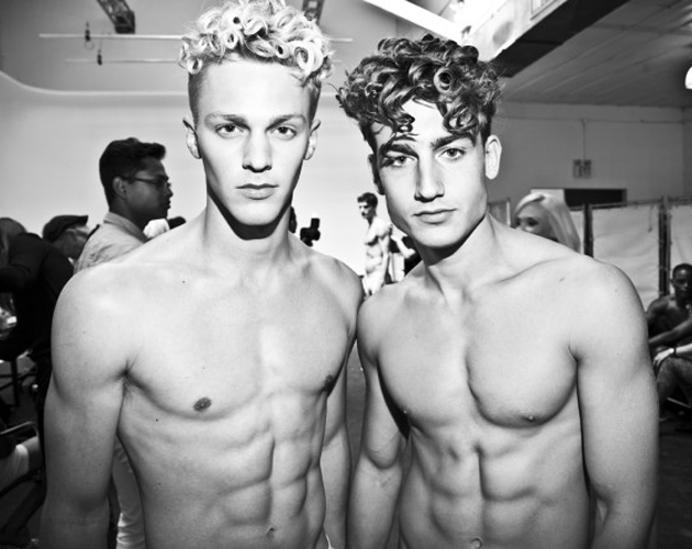 Modelos en calzoncillos para Parke & Ronen en la New York Fashion Week