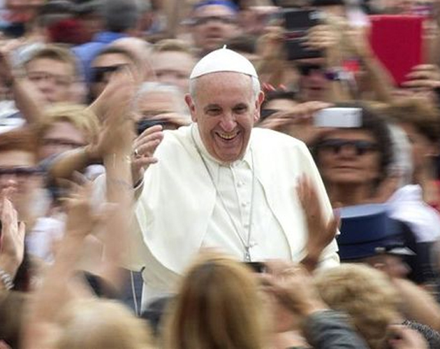 El Papa Francisco acepta a los gays y cree que la Iglesia también debería hacerlo