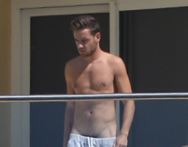 Liam Payne, de One Direction, casi desnudo en vacaciones