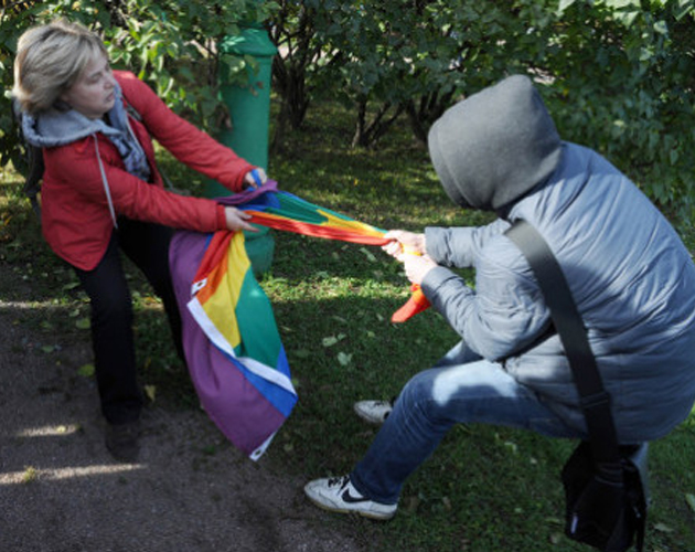La concentración de 15 activistas gay en Rusia acaba en disturbios con 67 detenidos