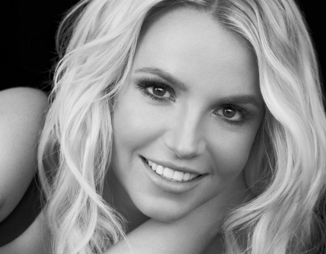 Escucha 'Alien' de Britney Spears