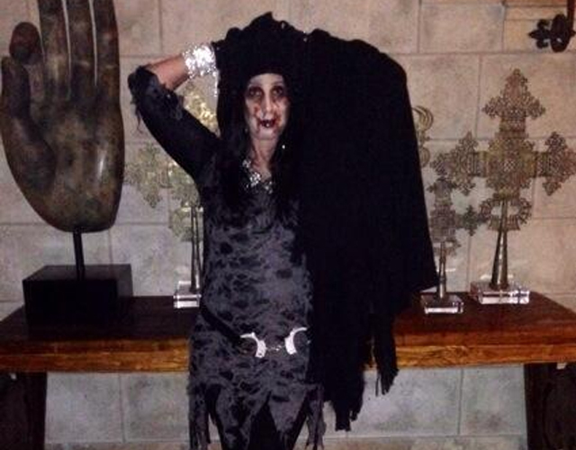 Cher, disfrazada de zombi en Halloween