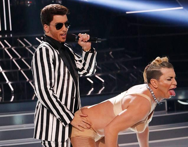 Miley Cyrus y Robin Thicke, imitados por Arturo Valls y Xuso Jones en 'Tu Cara Me Suena'